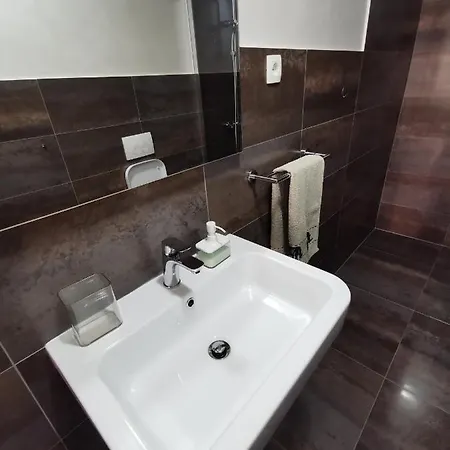 Luki Apartment *